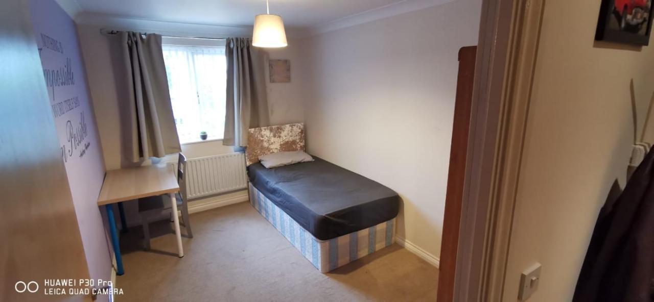 Lovely Spacious Big Room With Private Bathroom Watford  Exteriér fotografie